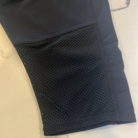 Ladies Capris Leggings - Picture 5 of 5